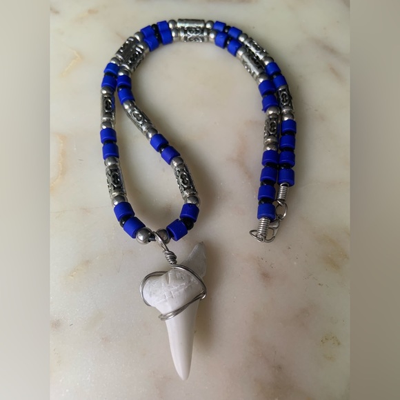 Faux Shark Tooth Necklace. - Picture 2 of 5